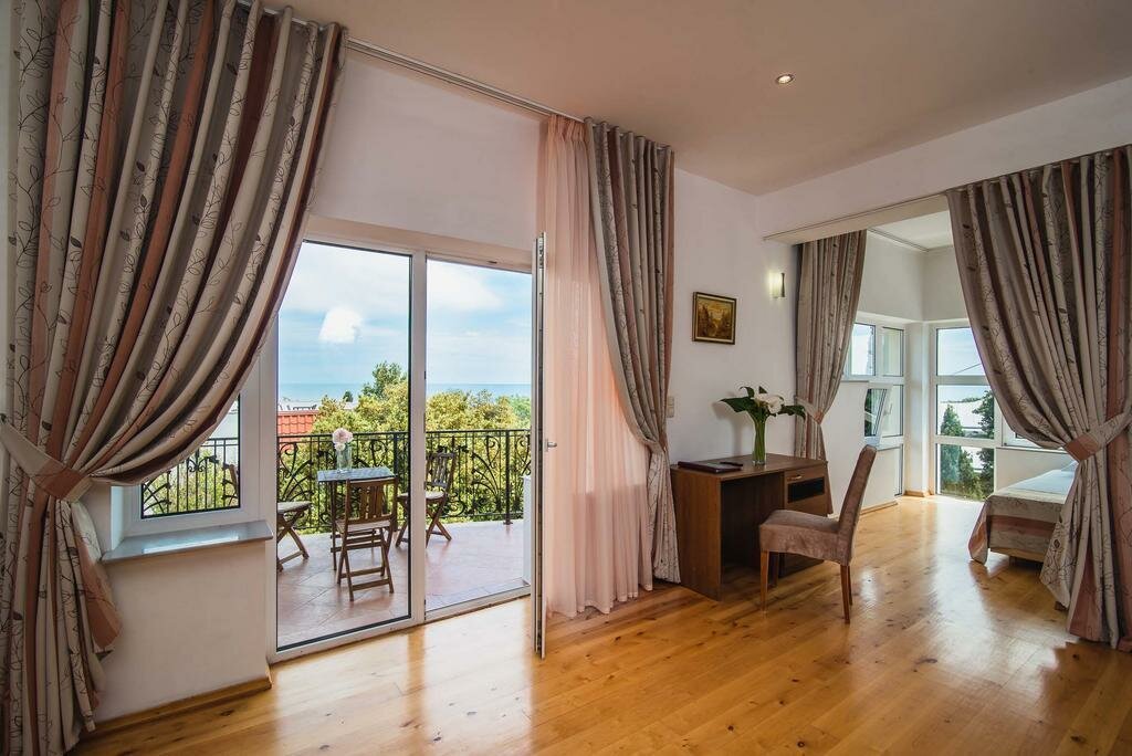 Гостевой дом Онейро Алупка-145