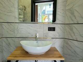 Гостевой дом Онейро Алупка Улучшенный номер с кроватью размера «king-size» или 2 отдельными кроватями-5