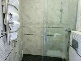 Гостевой дом Онейро Алупка Улучшенный номер с кроватью размера «king-size» или 2 отдельными кроватями-6