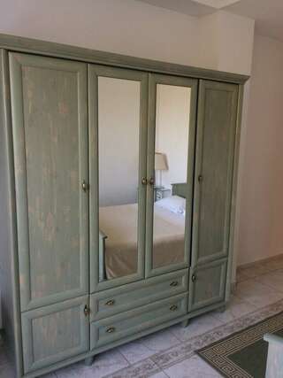 Гостевой дом Онейро Алупка Двухместный номер с 1 кроватью и видом на море-4