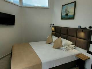 Гостевой дом Онейро Алупка Улучшенный номер с кроватью размера «king-size» или 2 отдельными кроватями-4