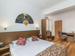 Гостевой дом Онейро Алупка Двухместный номер с 1 кроватью или 2 отдельными кроватями-2