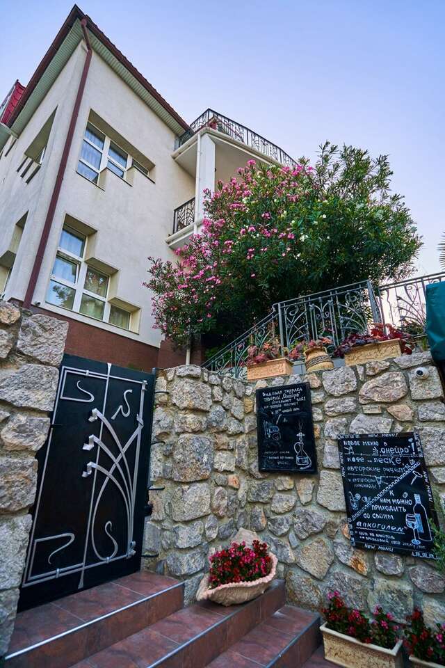 Гостевой дом Онейро Алупка-7